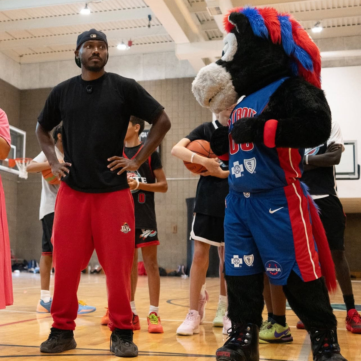  LH Elite – founded by Caleb Hunter, son of NBA Champion Lindsey Hunter. Inspiring youth through basketball, training, culture, and community.